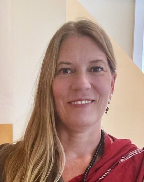 Sarah Beasley head shot